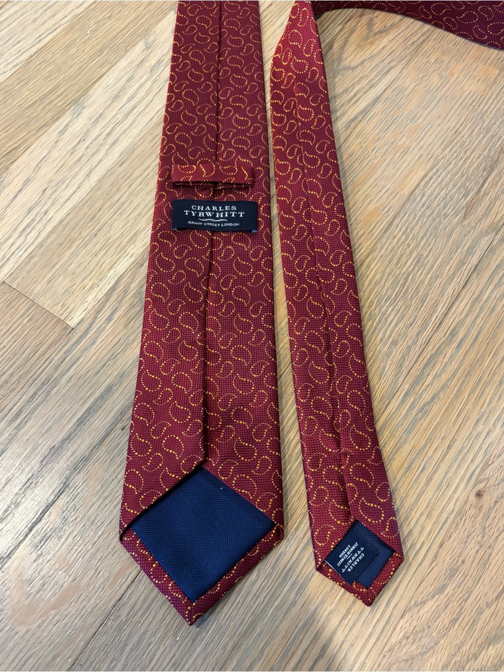 Charles Tyrwhitt Maroon Gold Paisley 100% Silk Neck Tie 59x3.25”